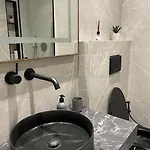 Angry Architects Apartment01 アパート